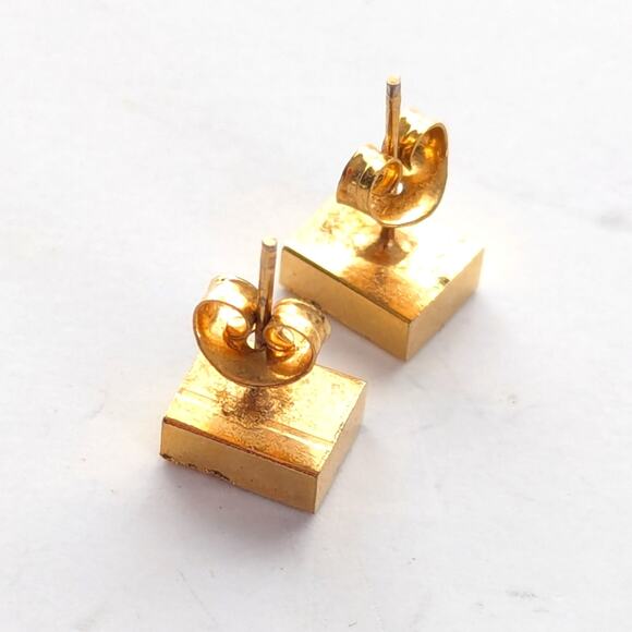 Vintage Dainty Delicate Rectangle "A" Initial Textured Gold Tone Stud Earrings - Picture 2 of 4